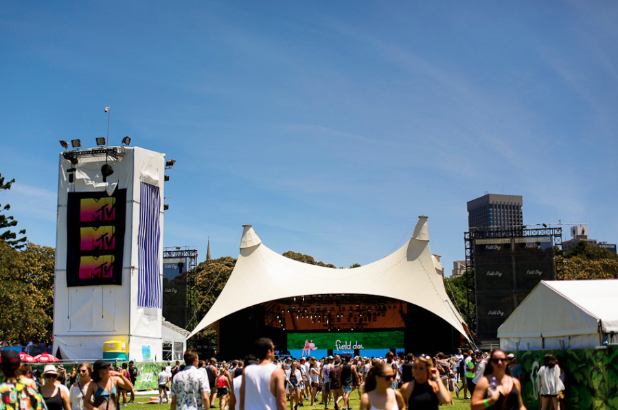 MTVAUSTRALIA's tweet photo. F*ck off NYE &amp; #win the ultimate #FieldDay2015 experience. LAST DAY | ENTER HERE: https://t.co/gFS4xiB9FP https://t.co/LabwanNxkT