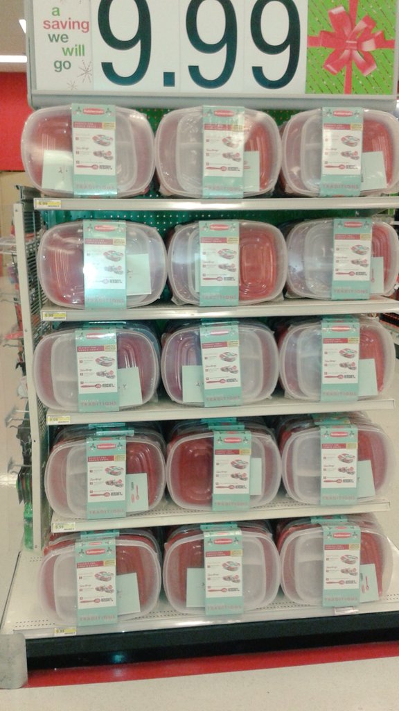 The only seasonal in the back is Valentines! #OnTheFloor