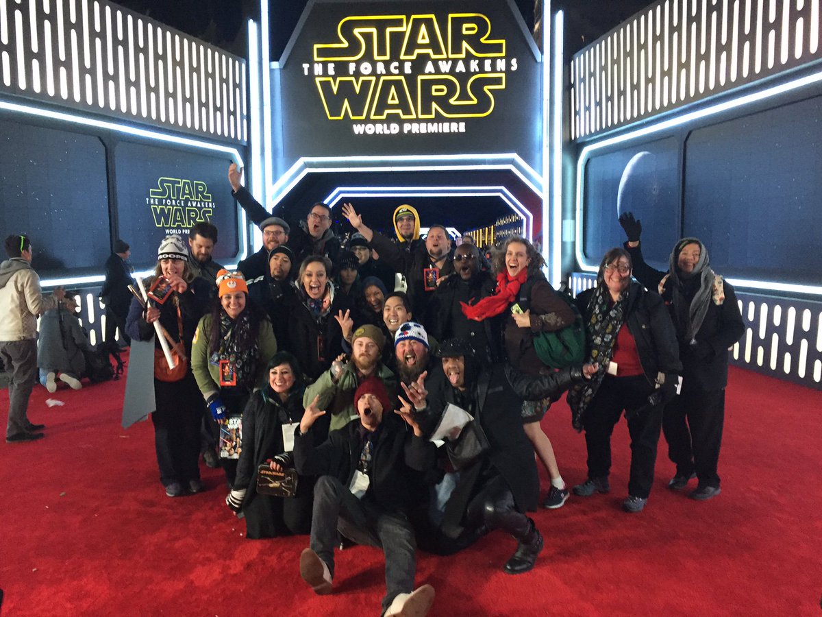 ChineseTheatres's tweet photo. One week ago today, #thelineawakens crew on the red carpet at the #starwars #theforceawakens premiere. https://t.co/sMvLLVBKkc