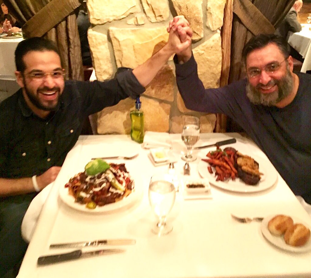 itsyoniz's tweet photo. #DestinationWeek continues in #Chicago. Nothing like family (when everybody is well fed...) #ShallotsBistro https://t.co/7jTJYoQzzq