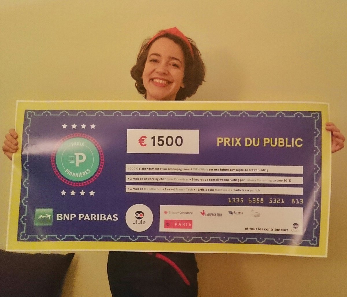 ChaLautierGaud's tweet photo. Très fière d'avoir reçu le prix du public #WWParis de vos mains @mccapobianco @ululeFR @moumsinette pour #albance https://t.co/vZFO00cU9a