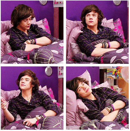 WhyLarryIsReal's tweet photo. lol give him an oscar https://t.co/9HDXoNhKfc