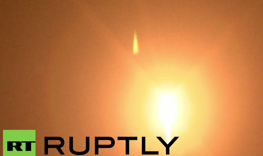 RT_com's tweet photo. #Falcon9 first stage lands successfully  https://t.co/aurZim492K https://t.co/dKkAQErADS