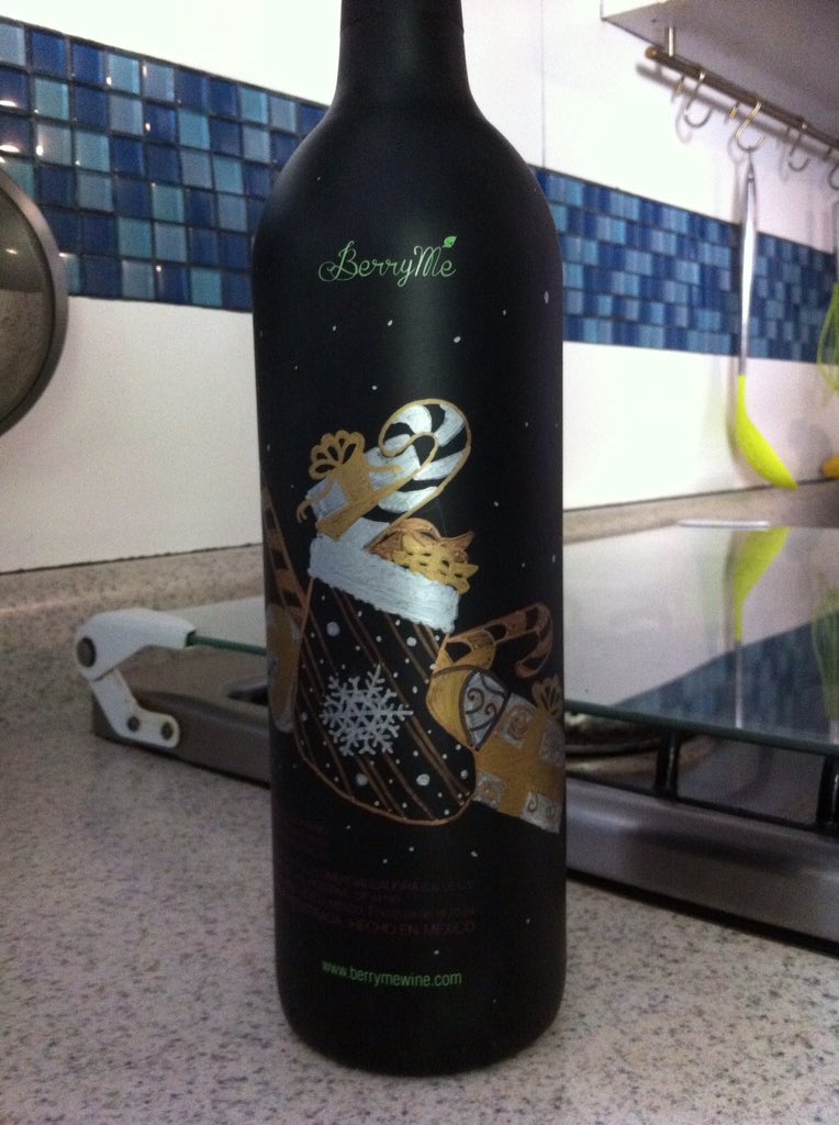 berrymeWine's tweet photo. #berryme llega, hasta donde llegue tu imaginación. #Berry #wine #blueberry https://t.co/BaU4OmcsLX