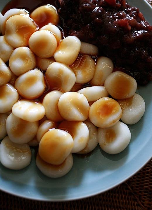 Snakku's tweet photo. Shiratama - Japanese rice-flour dumplings #snacks with sweet syrup. #foodie https://t.co/8mXskXxwga