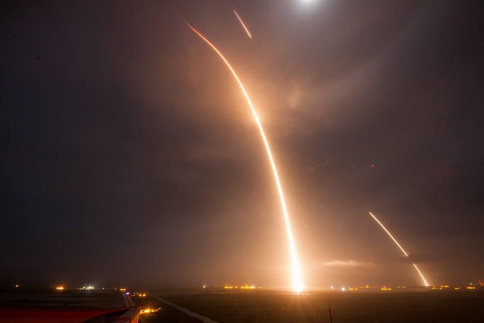 Forbes's tweet image. SpaceX has successfully launched and landed its reusable rocket onforb.es/1MsHiFQ