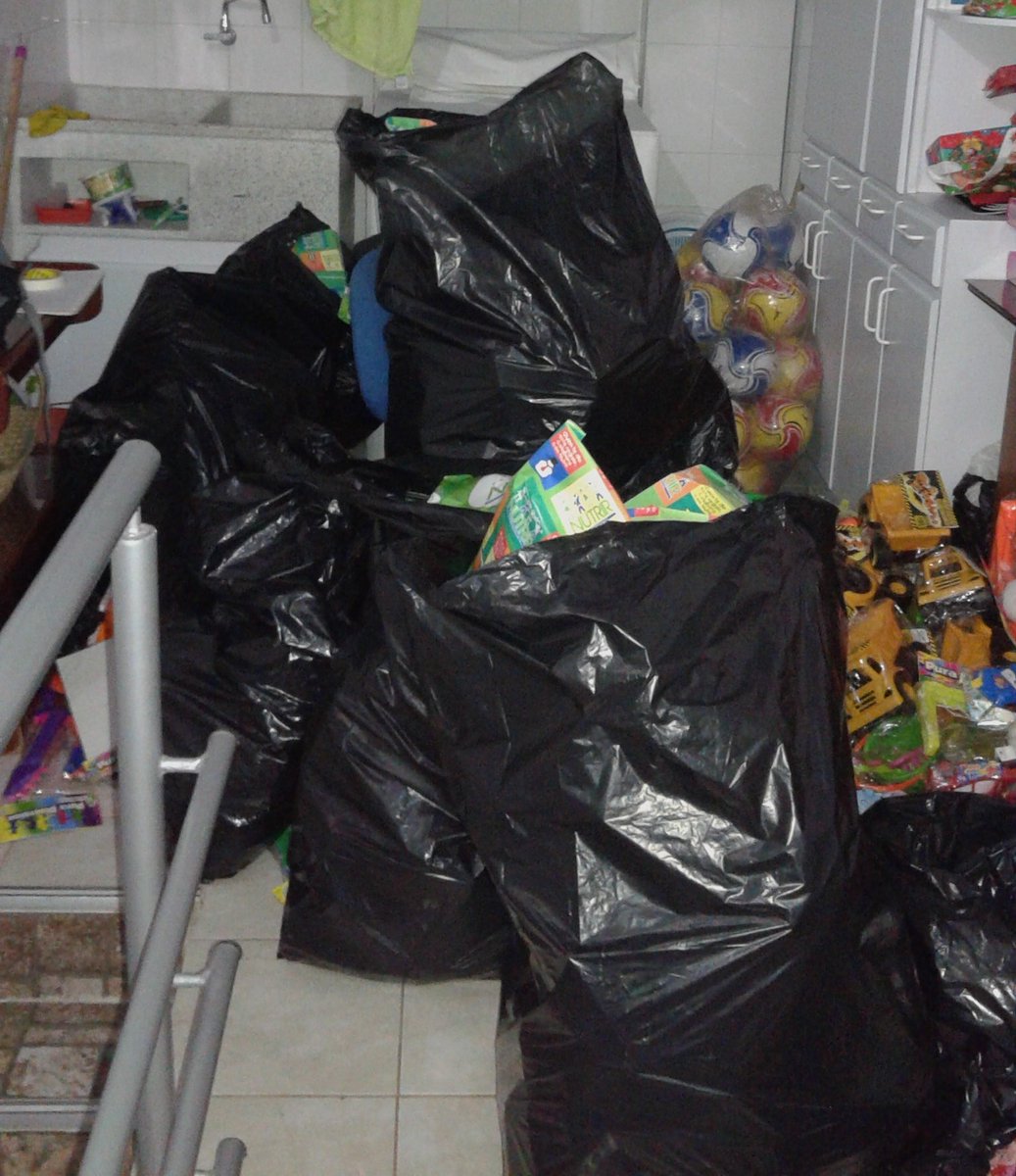 JugueTweetMzls's tweet photo. El trabajo no para, todo pensando en los niños. https://t.co/gIAbNCwSqT
