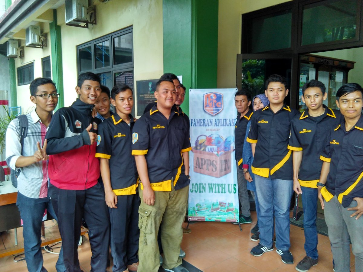 Pameran karya FTIK USM @twitUSM @UsmTopFm