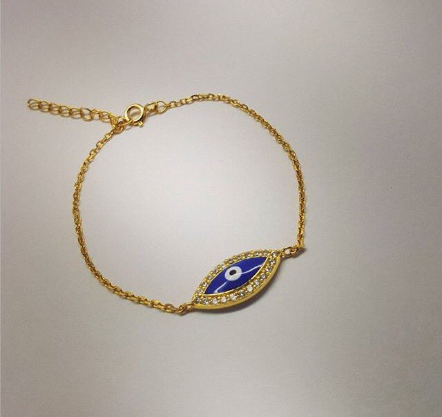 AsimiJewelry's tweet photo. Beautiful silver evil eye bracelet (sterling silver) #jewellery #gift #Silver #bracelet #gold #love #diamond https://t.co/UZbqgqQQxB