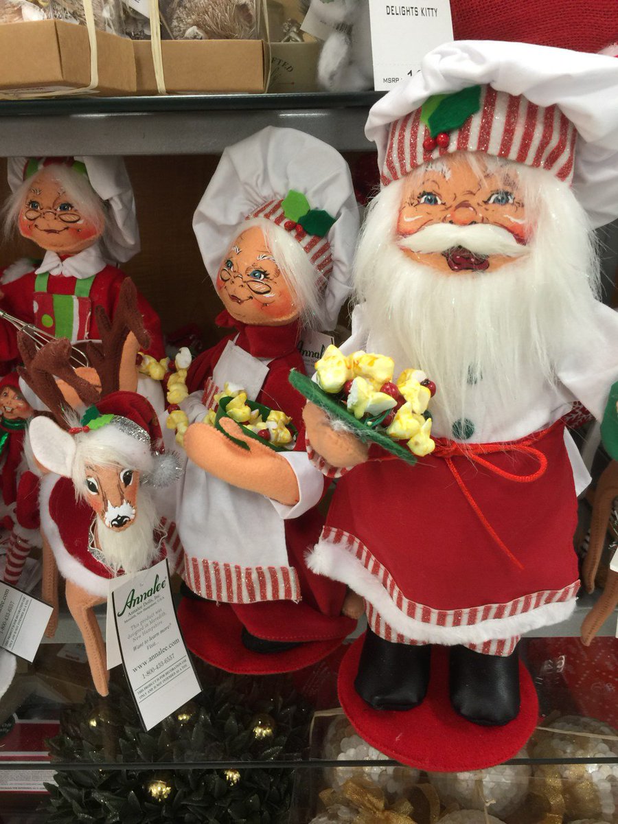 TQueenStudio's tweet image. Is Santa Real or Make Believe? queenstudio.net/2015/12/21/is-…