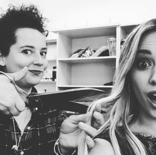 billboard's tweet photo. Hilary Duff debuts new haircut: "It's pretty short" https://t.co/fqhRVEtM0m https://t.co/n57nbaaL7F