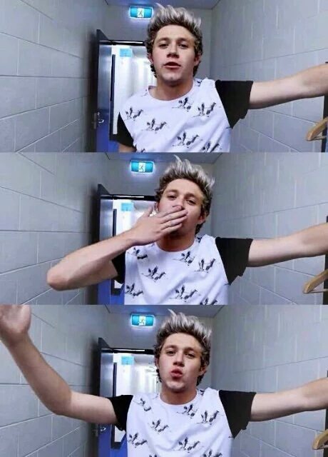 JennHoran15's tweet photo. Rubia oxigenada de corazón, un beso Niall's 
Rt si eres Niall #WeAreAllNiall https://t.co/JdheKsKrzm