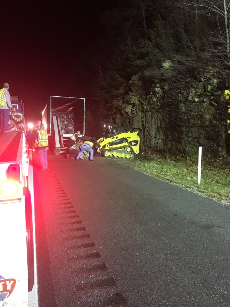 matt_mcelhaney's tweet photo. Tractor Trailer fire and excavation in Jellico, TN https://t.co/MgBflxV5f3