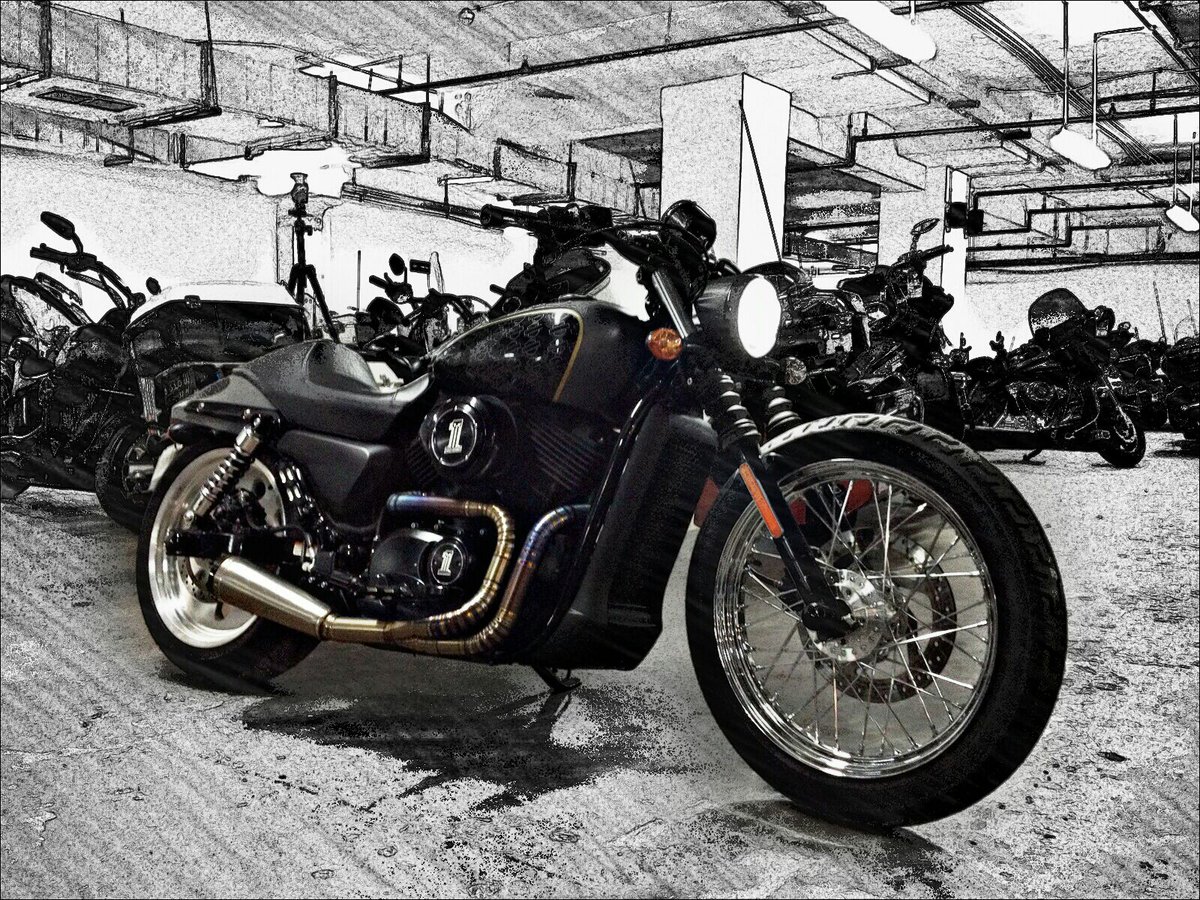 This #HDStreet features Bobber style with the grunt of the Revolution X™ Engine.
#Mabua #TheStreetIsWhereILive