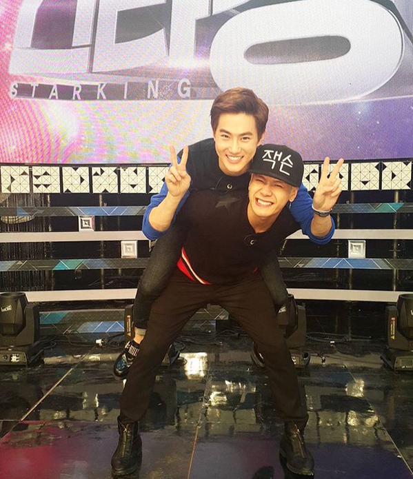isuhoranghaeyou's tweet photo. My 2015 Filled With Happinest Because of #jackmyeon interaction kyaahh~~

Joon Myeon and Jackson Together Again ^^ https://t.co/Iu3RJIa3qk