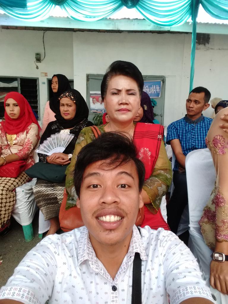 hendisaragih's tweet photo. Selamat hari ibu cantik. Loph u pull https://t.co/mQVIBP24o2