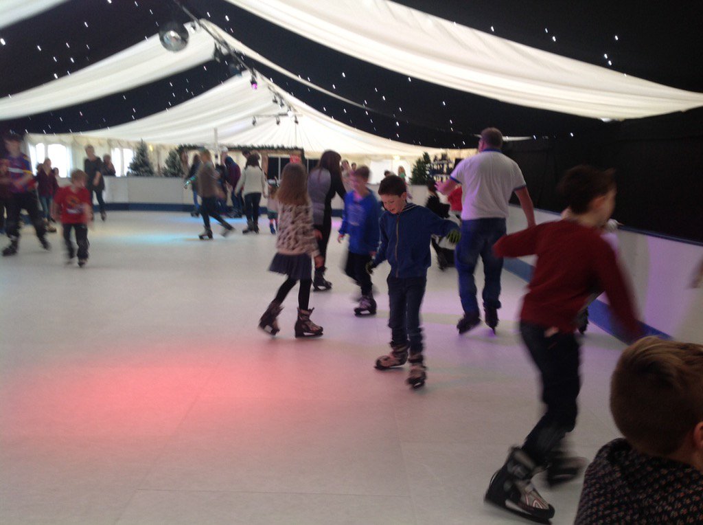 Crawley7's tweet photo. Ice skating #birthdayparty https://t.co/dDV1rqtDbW