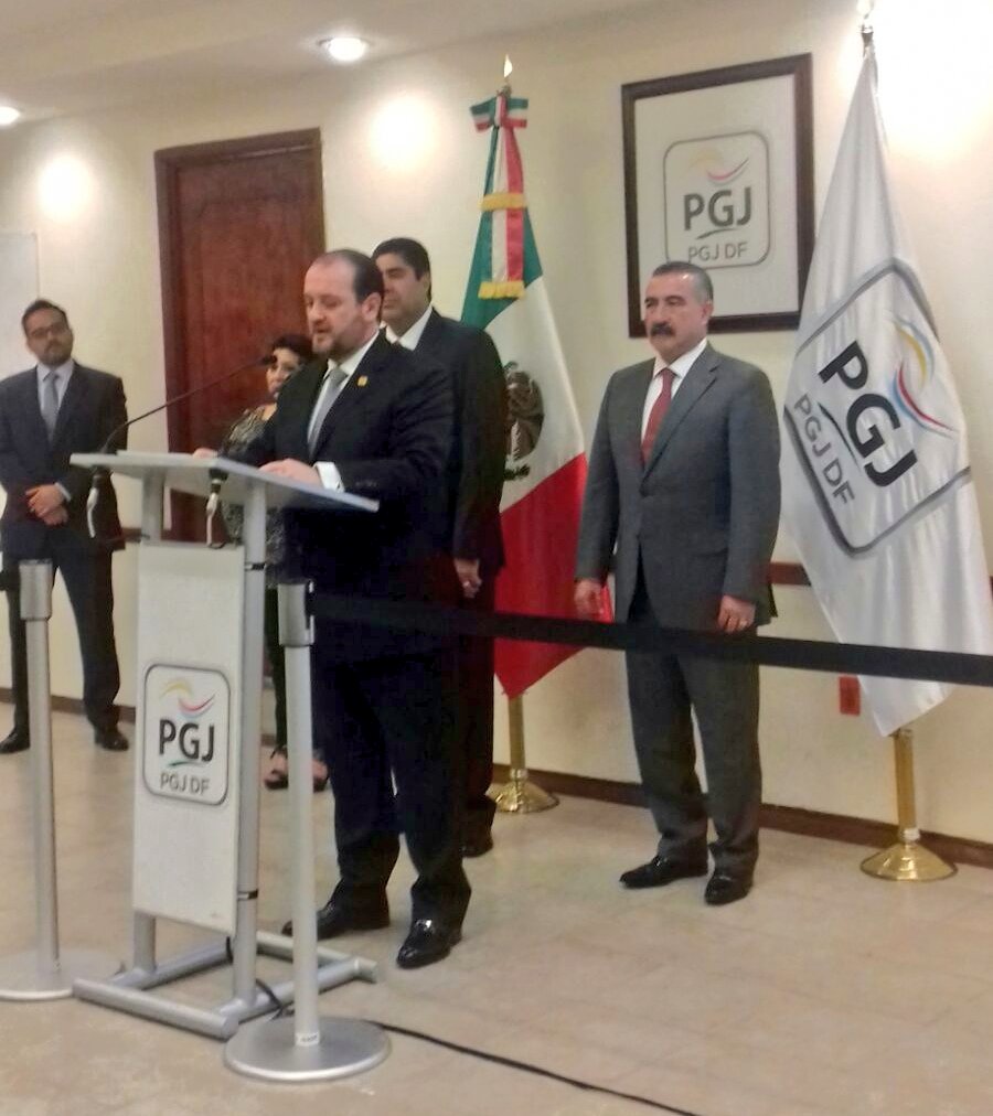 Procuraduría capitalina busca a ladrones de joyería en Iztapalapa - CX--xg9UwAAJnUq