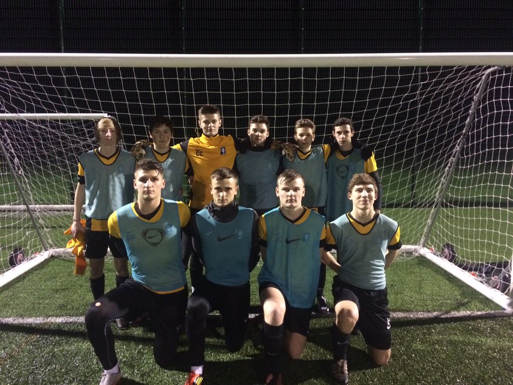 DESASoccer's tweet photo. The 4 teams from today. Well done to the Old Skool Team (Greens) who won the 9v9. #DARE2 https://t.co/utLAuU27Y8