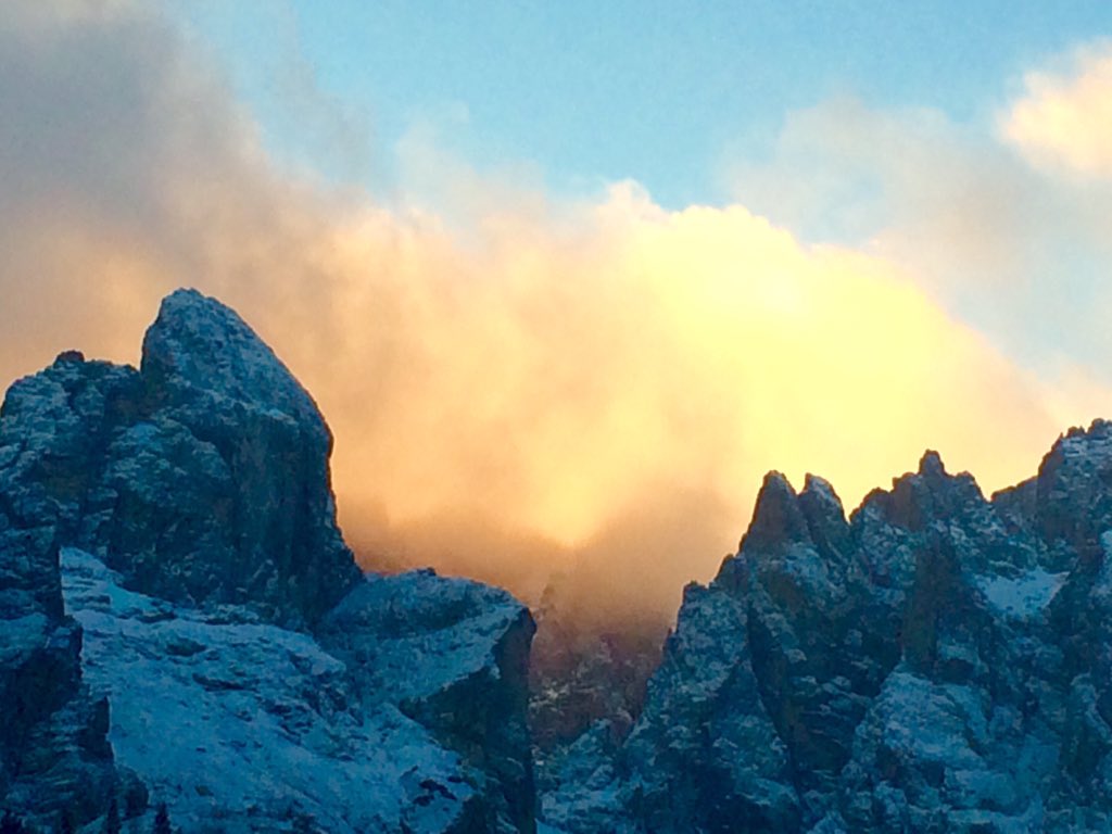 sabrinabarlo's tweet photo. Magico tramonto sul Passo Montecroce... https://t.co/OhPI5IexZY