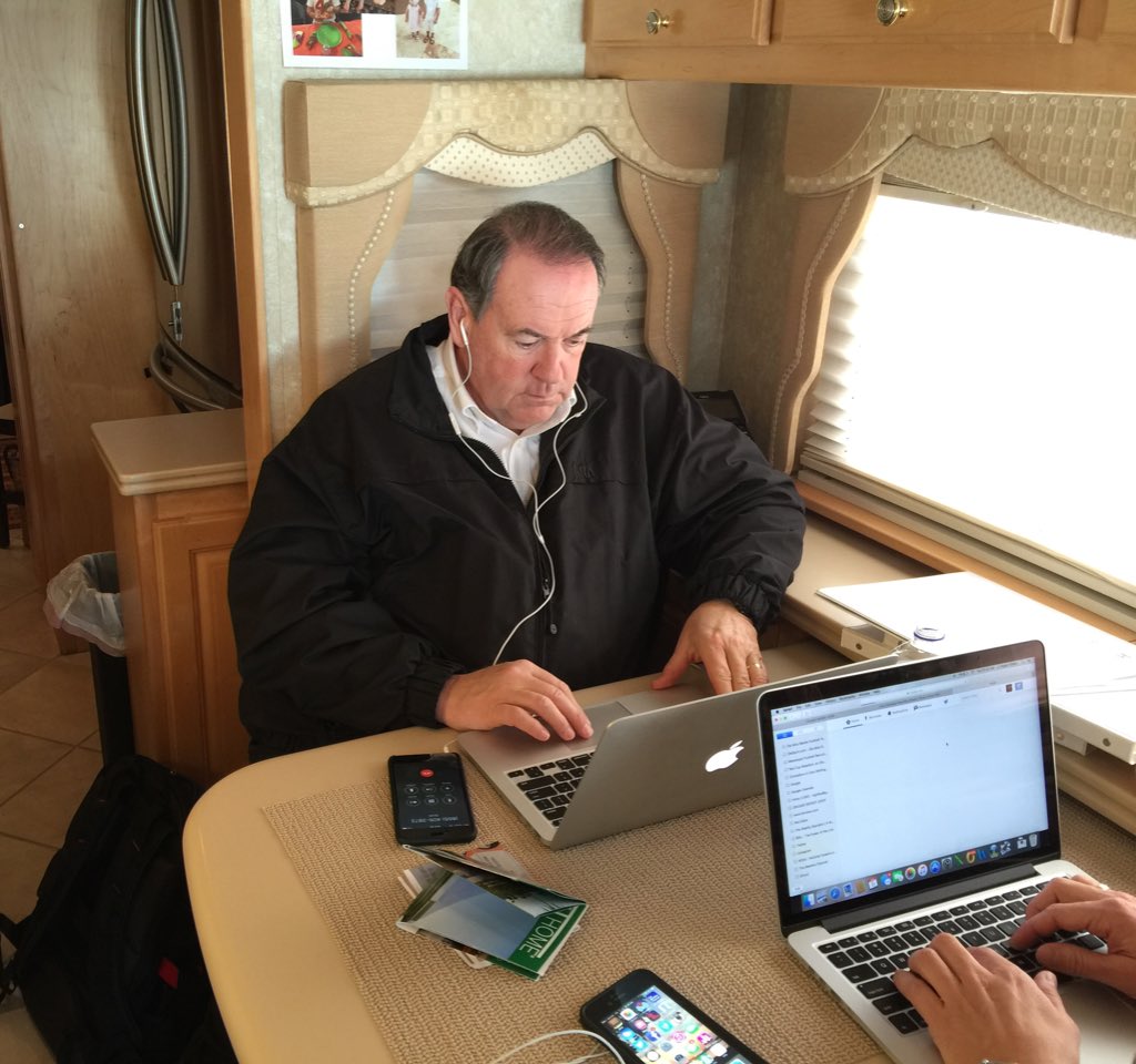 GovMikeHuckabee's tweet photo. On the road in Iowa to #All99 - chatting w/ @IngrahamAngle now. #AsphaltOne https://t.co/lxdVYTfxao