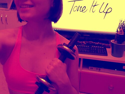 ViannRocher's tweet photo. #TIUteam #ToneItUpChallenge @ToneItUp https://t.co/jn5EjI3ulh