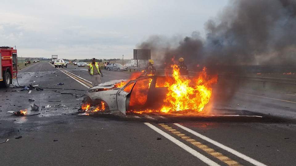 Serious crash N3 near Harrismith. Road closed. Avoid