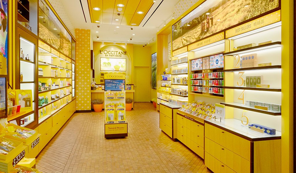 DutyFreeExpress's tweet photo. #Traveling to a sunny destination? Shop our high-end skincare products and sunglasses to protect your eyes and skin! https://t.co/yye1TxcVal