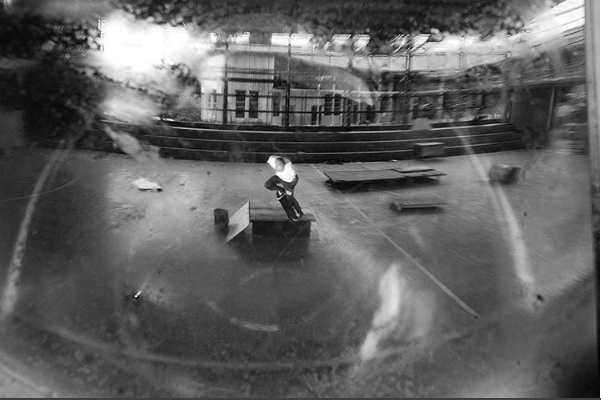 VansCentroAm's tweet photo. Algo de creavitidad en el spot, @Bryguts de Wallie a Bs Noseblunt, foto por @StandByproject #vanscostarica https://t.co/iJbakkimYD