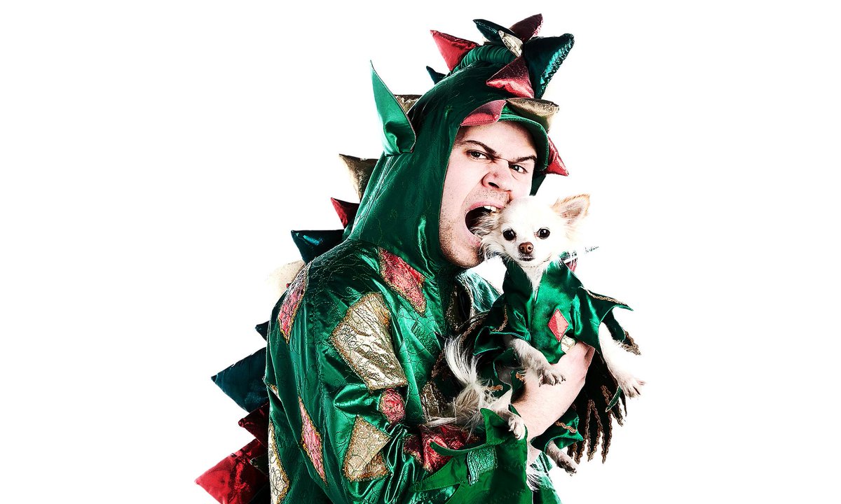 FlamingoVegas's tweet image. Our favorite magic dragon has returned to his lair. Don't miss @thepiff's show this week! bit.ly/1mDgxJD
