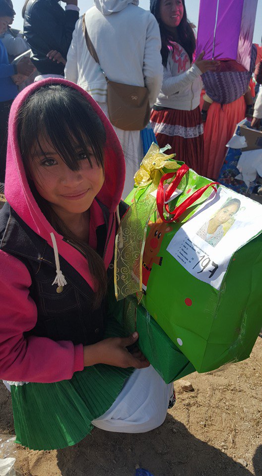 MUCHAS GRACIAS
Todo que nos donaron fue entregado en el evento navideño para los niños de La Casa Otomí.