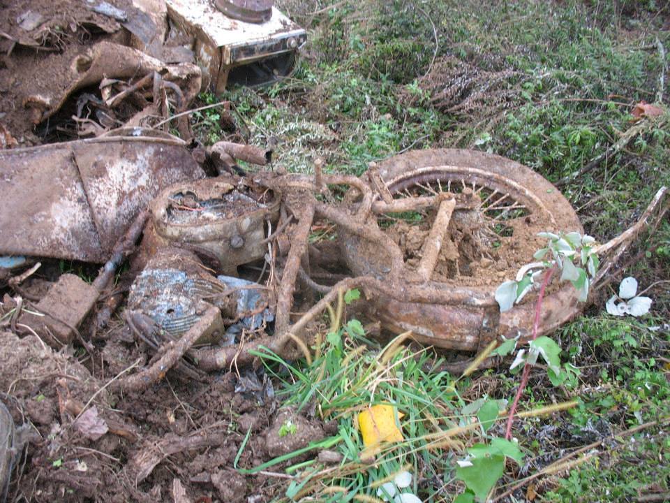 Asphaltanddirt's tweet photo. #TrashedTuesday - this one needs a proper burial. https://t.co/CSaoMltlJ3
