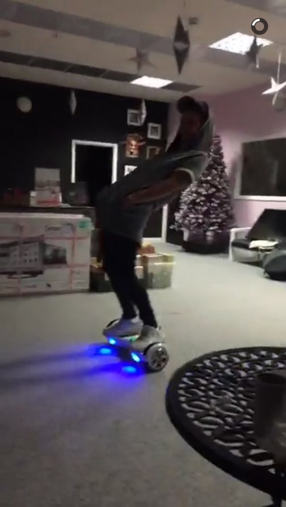 PARISA UPDATES tweet media