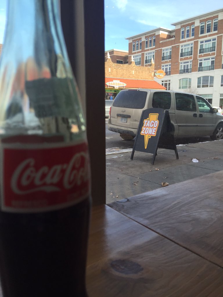 LawrenceSignUp's tweet image. In the zone for lunch today #nomnomnom