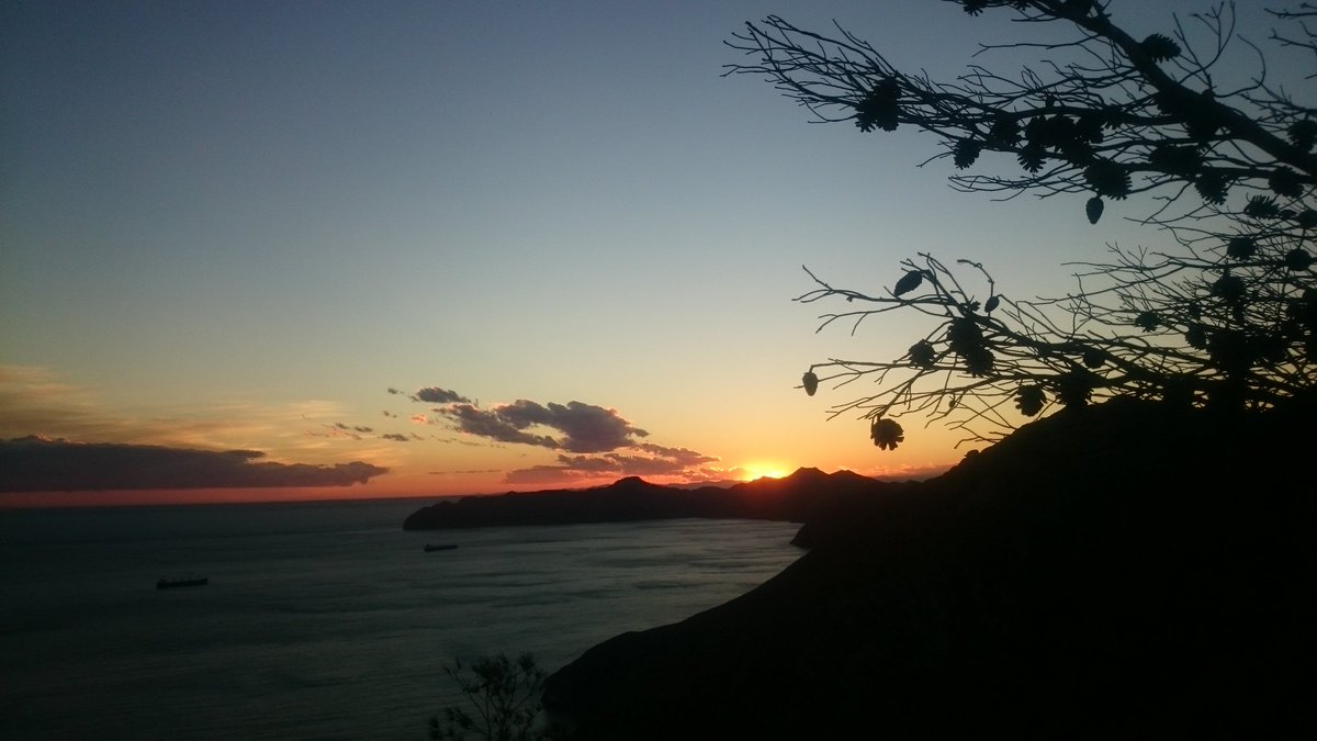 VIPJOSEDA's tweet photo. @tiempobrasero Esperando a los reyes con el gran tiempo de Cartagena. https://t.co/PCpjYWYoBo