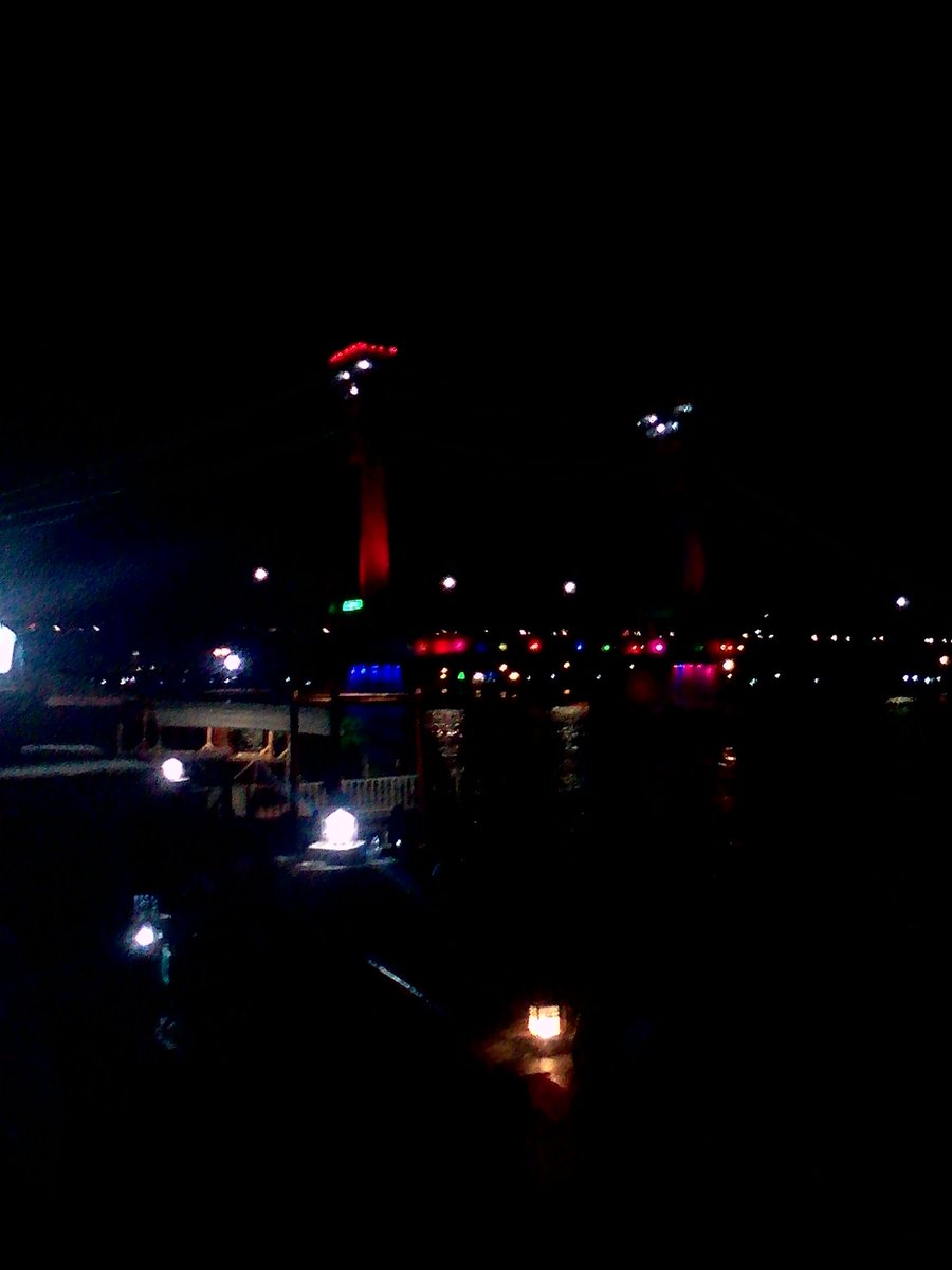 mbrow08's tweet photo. Ampera kala malam https://t.co/B0EWrqn0DA