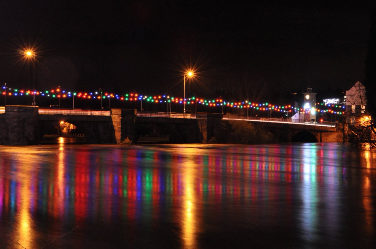 RT_Graphics's tweet image. New image available in our Shop - Bridgnorth at Christmas rawtalentgraphics.co.uk/product/bridgn… …... #bridgnorthhour #kiddyhour