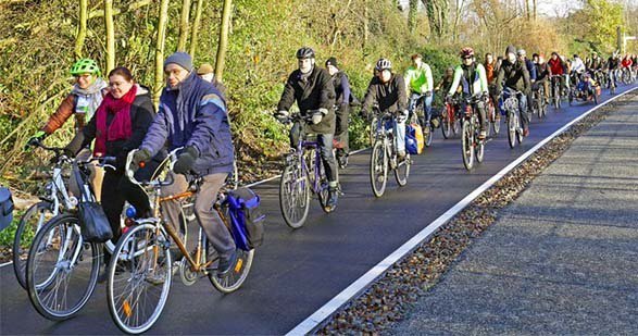 Germany's Superhighway for Bikes Could Take 50,000 Cars Off the Road a Day ecowatch.com/2016/01/05/ger… <a href="/350/">350 dot org</a> <a href="/sierraclub/">Sierra Club</a>