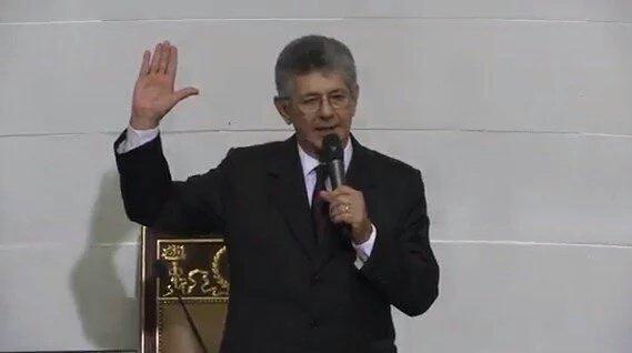 DonReclamon's tweet photo. El que vuelva a interrumpir le voy a meter una sola cachetada https://t.co/eGMcu5iWLb