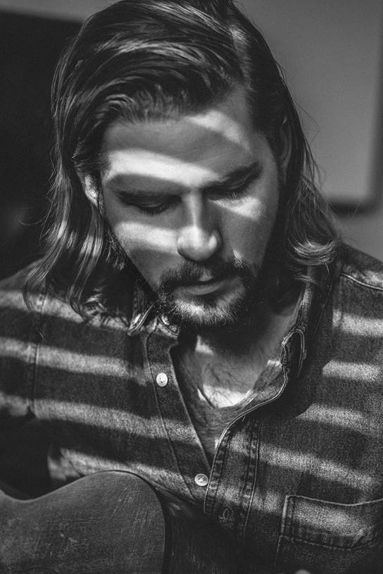 jocolibrary's tweet image. Our newest #ListenLocal feature is all about @ryanstrong ! #localmusic #kcmusic
jocolibrary.org/we-recommend/l…