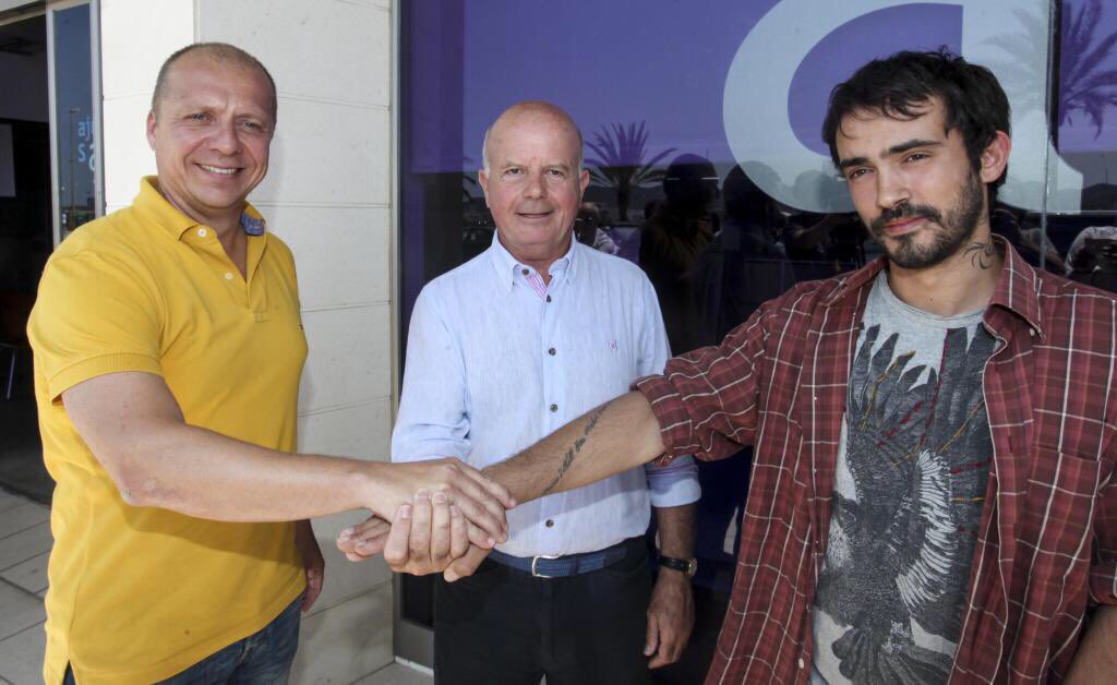 Medida seguridad #Gallardo en cabalgata #SantAntoni juntos desfilando carrozas y tráfico #YaLleva36DíasIlegal