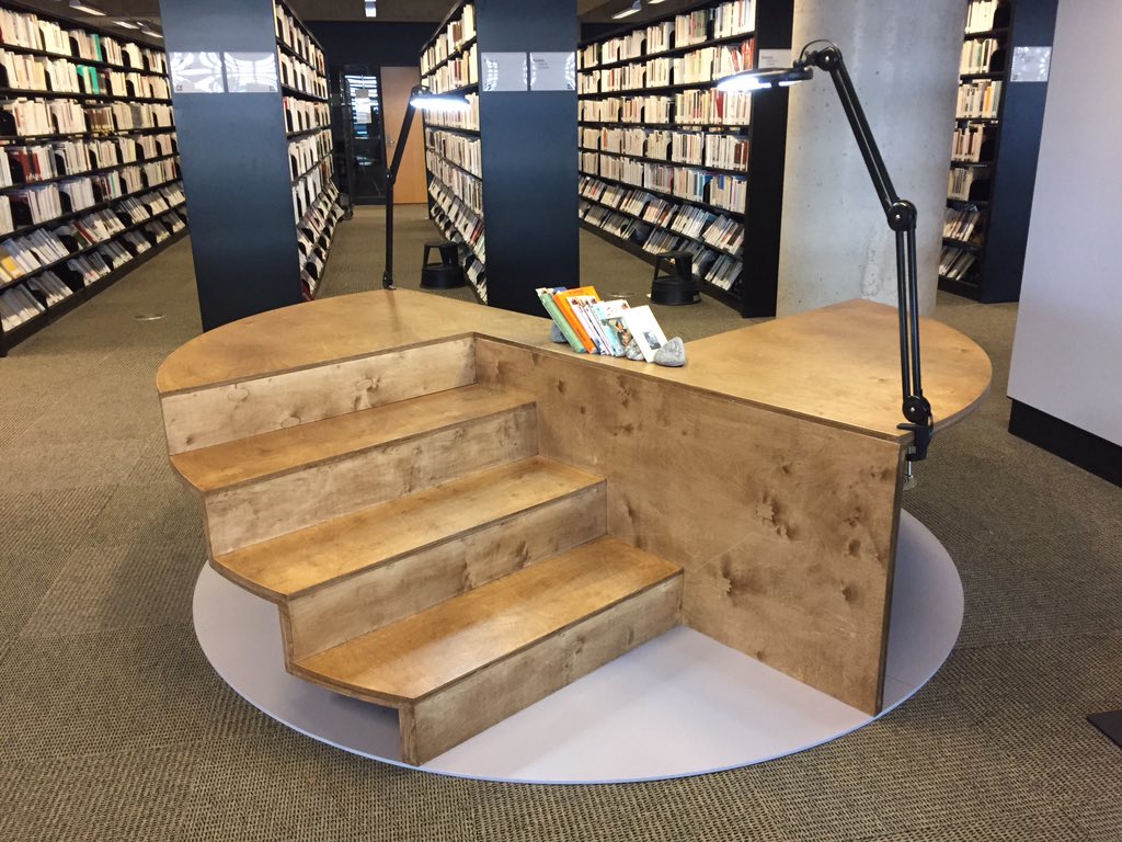 Guglielminetti's tweet photo. J'adore les installations de lecture delà @_BAnQ !! https://t.co/3fSNRVXFgq
