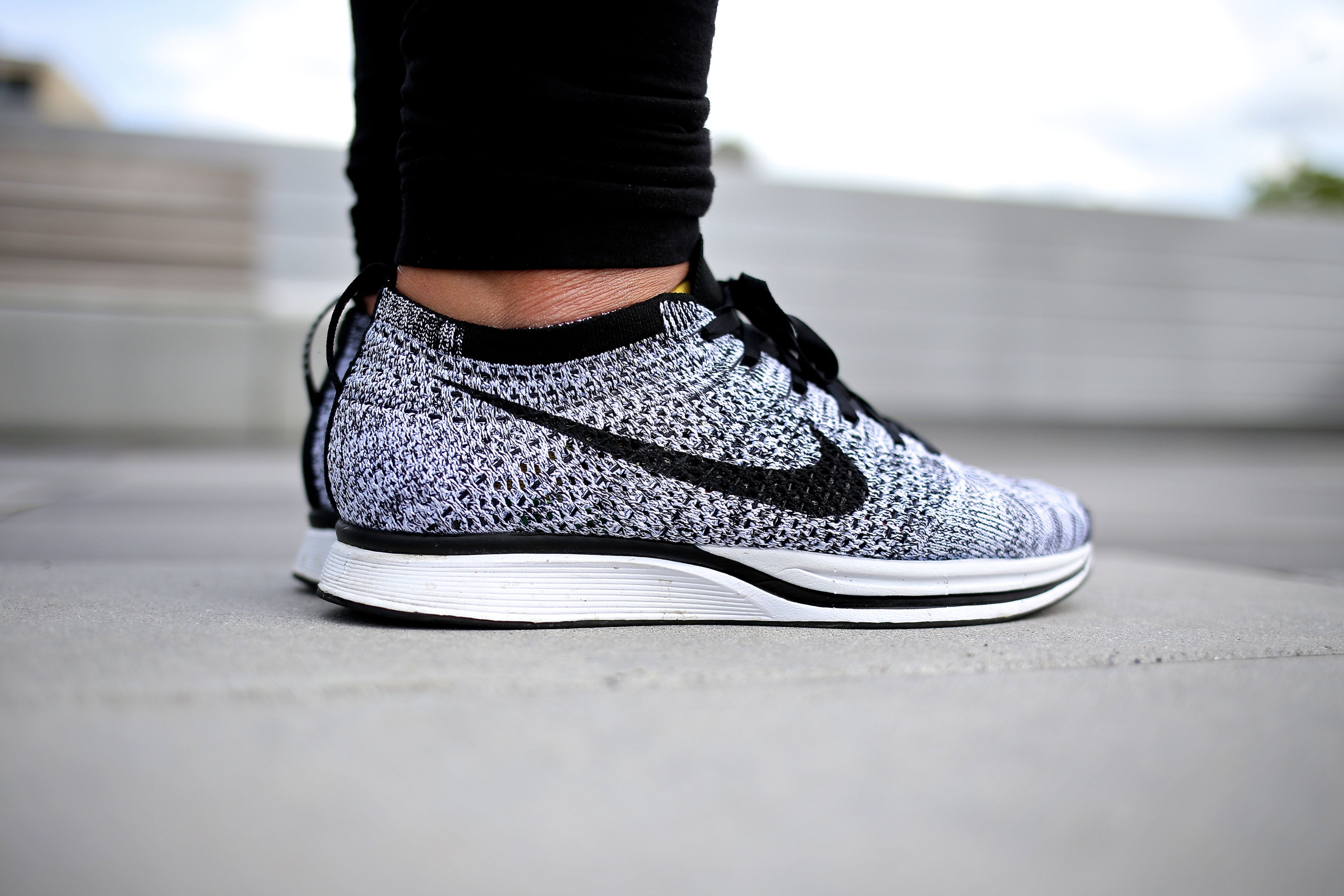 Tips anker overdrijven sneaker-zimmer on Twitter: "Yes Nike brings back the Flyknit Racer Oreo 1.0  this friday! #nike #flyknit #oreo https://t.co/xsSO8KSq0G" / Twitter