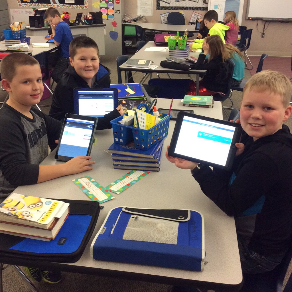 MrsNafziger's tweet image. Even through technological glitches, we persevere! #mathgurus 😎⚡️👍🏼