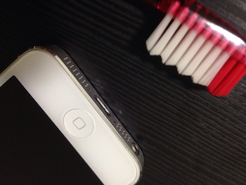 TechnoNutty's tweet photo. "My #iPhone won’t #charge": How to fix the issue easily?
https://t.co/iHumXJl6X0 https://t.co/peegfgWHng