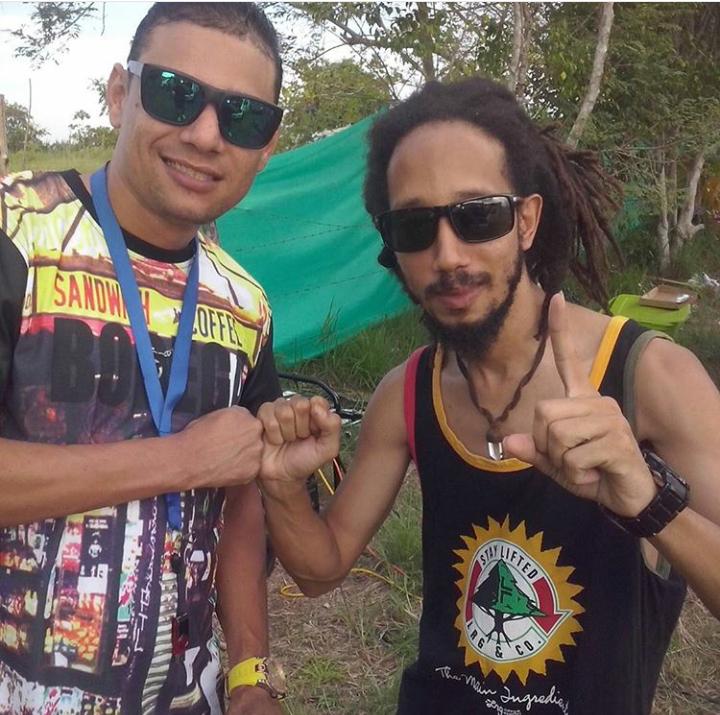 Sigueme en twitter e instagram <a href="/DJTotoFranco/">DJ Toto Franco</a>   .. #Bles <a href="/DjChiquiDubs/">DJ CHIQUI DUBS</a>   #2016