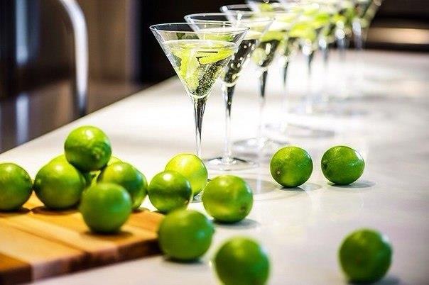 Порядок тостов. Тосты по номерам. Мы стали редко пить совместно стих. Тост на день рождения. Тост.