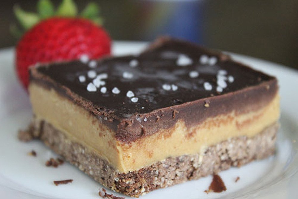 BakingExperts's tweet image. Sea-Salted Chocolate Honey Peanut Butter Bars {#Recipe} #Foodie #Dessert
southernmomloves.com/2015/12/sea-sa…