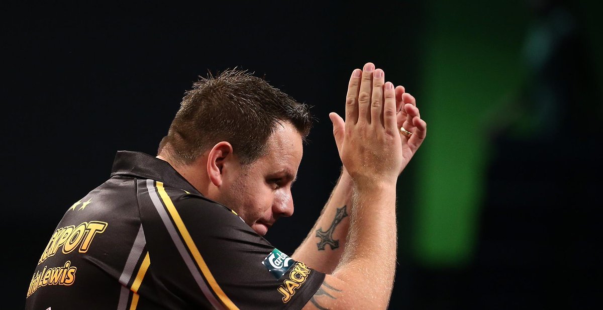 bet365's tweet photo. PDC World Darts Championship updated titles.

Stoke (pop. 250,000) - 16
Rest of World (pop. 7,000,000,000) - 7 https://t.co/IQxp557EEw