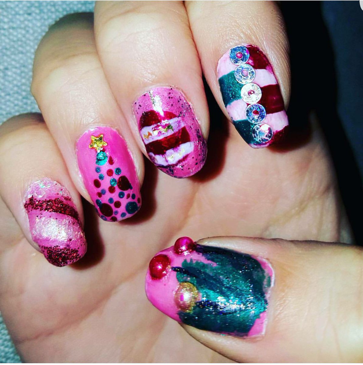 #nailart #noel #polish #ongles #nail #vernis #peggysage #sephora #kiko #bysabrinaazzi  sk.mu/aaC3PWGivvJe